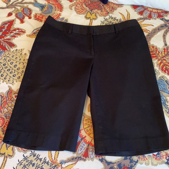 Express Shorts - Picture 3 of 4